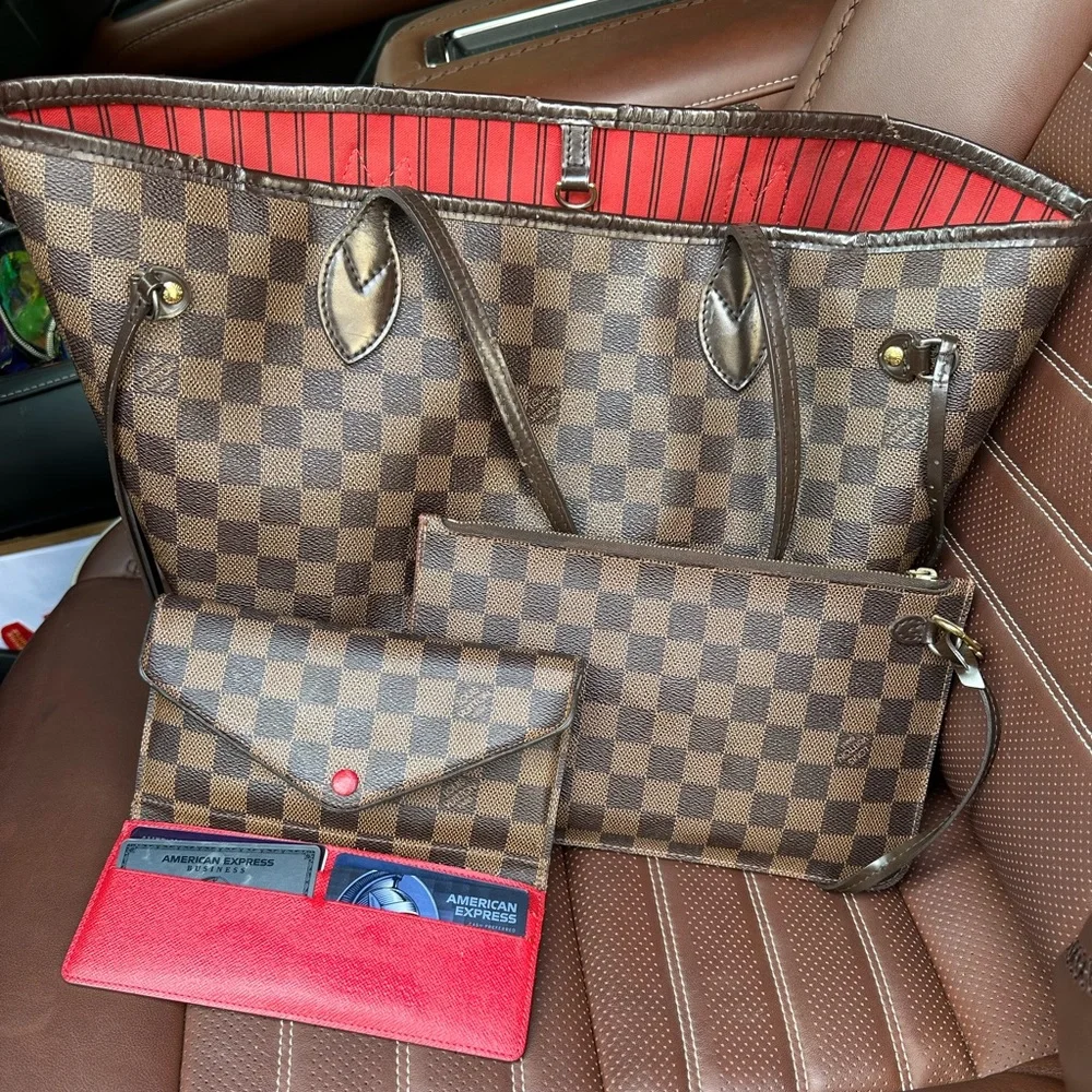 Louis Vuitton Neverfull MM Damier with red interior - Picture 1 of 14